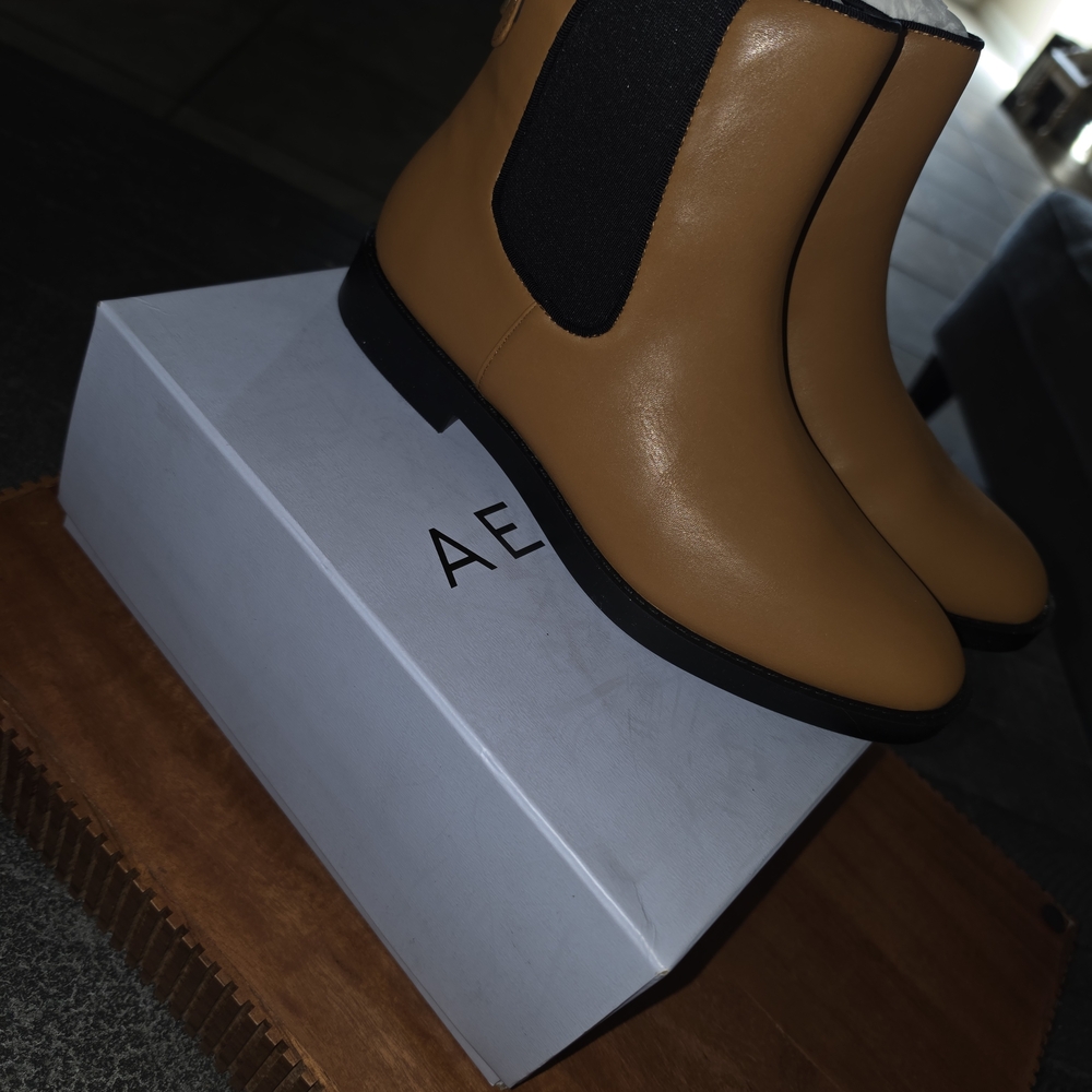 AEROSOLES Tan Chelsea Booties with Black Elastic Panels